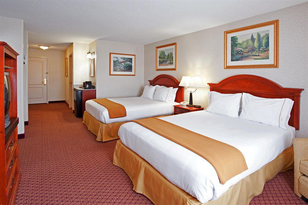 Holiday Inn Express & Suites - Sharon-Hermitage, An Ihg Hotel West Middlesex Habitación foto